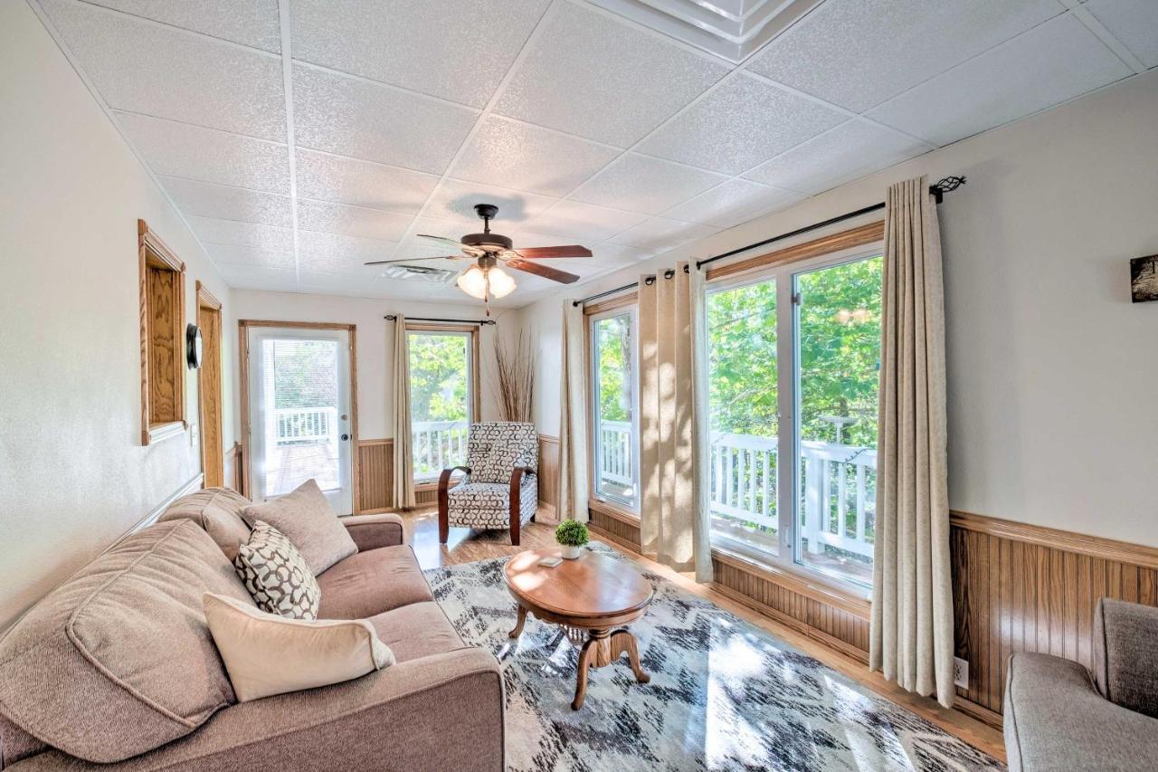 Beautiful Ozark Oasis With Deck Walk To Beaver Lake Rogers Bagian luar foto